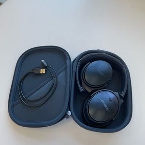 Bose Headphones QuietComfort QC35 II Noise Cancelling Wireless RARE